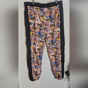 The North Face Womens Hydrenaline Windfall Pant Black Floral Print Size XL NWT